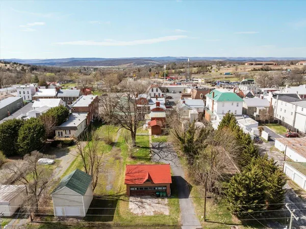 $375,000 | 9400 South Congress Street, New Market, VA 22844