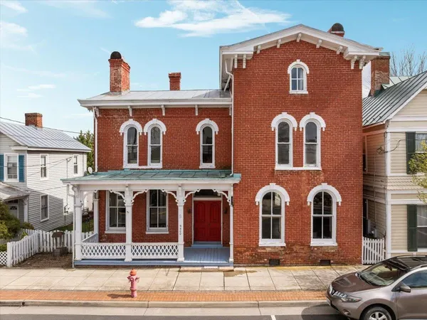 $375,000 | 9400 South Congress Street, New Market, VA 22844