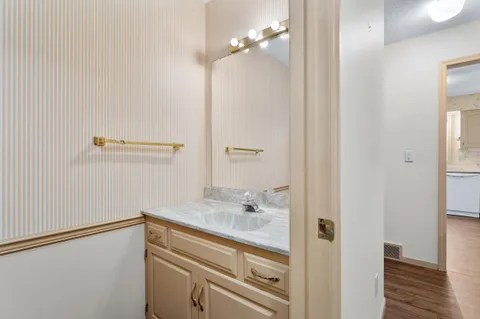 $524,900 | 137 Canterbury Road, Eau Claire, WI 54701