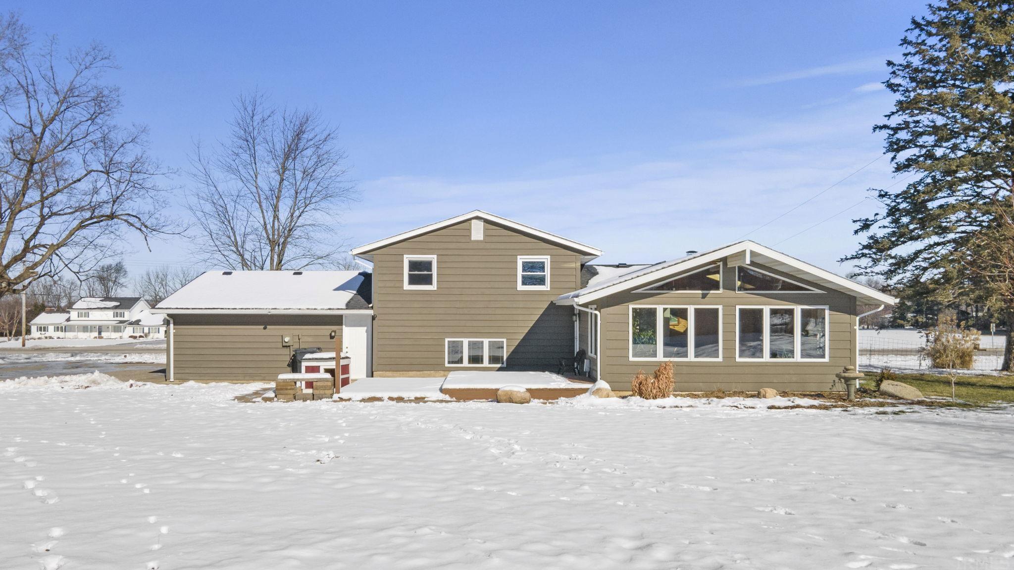 935 West Gump Road Fort Wayne, IN 46845 - Photo 5 of 36 Gallery Image 5