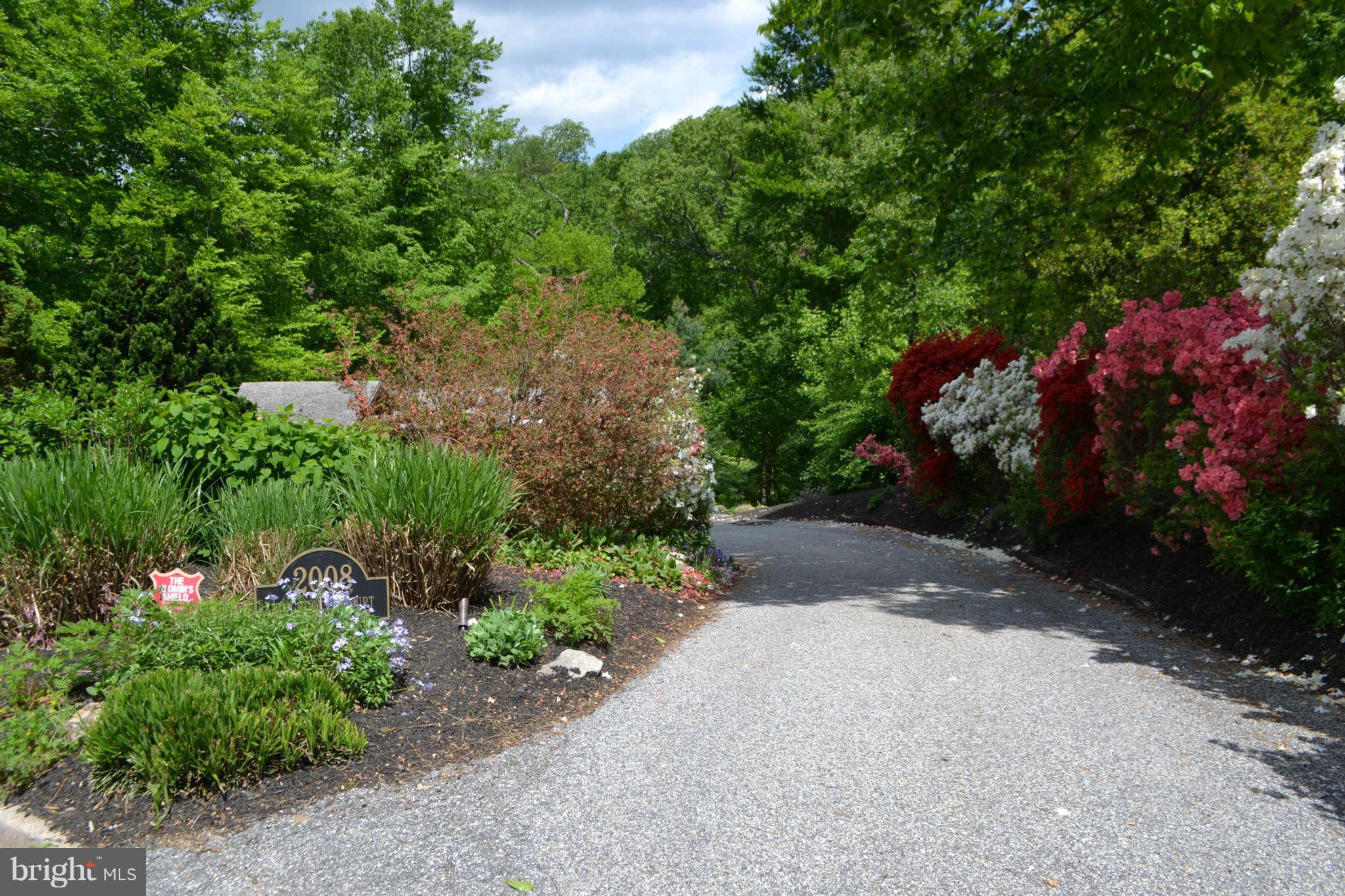 2008 Ridgecrest Court Ruxton, MD 21204 - Photo 6 of 30 Entrance to circular driveway