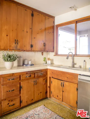 $860,000 | 13130 Crewe Street, North Hollywood, CA 91605