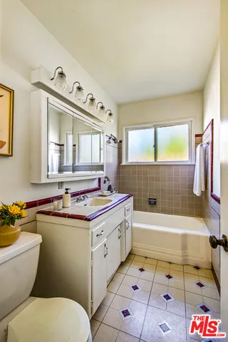 $860,000 | 13130 Crewe Street, North Hollywood, CA 91605