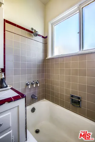 $860,000 | 13130 Crewe Street, North Hollywood, CA 91605