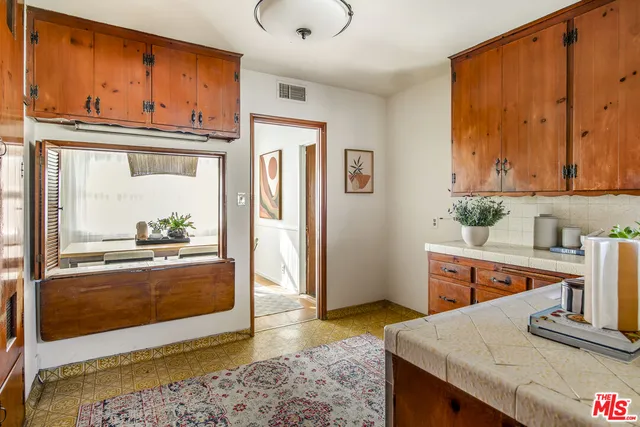 $860,000 | 13130 Crewe Street, North Hollywood, CA 91605