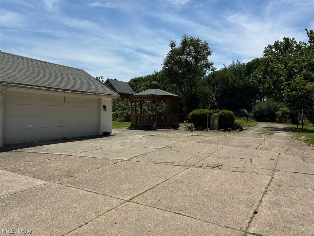 1440 Rockefeller Road Wickliffe, OH 44092 - Photo 3 of 11