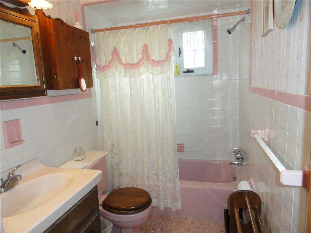 1171 Richard Road North Huntingdon, PA 15642 - Photo 9 of 20 Main Bath