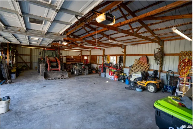 $520,000 | 32440 Jim Town Hollow Road, Rockport, IL 62370