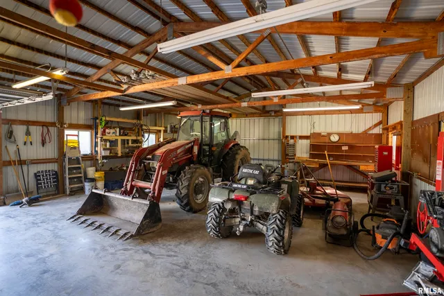 $520,000 | 32440 Jim Town Hollow Road, Rockport, IL 62370