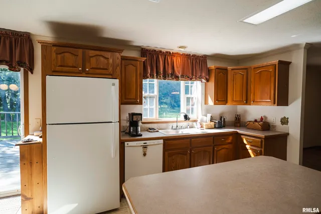 $520,000 | 32440 Jim Town Hollow Road, Rockport, IL 62370