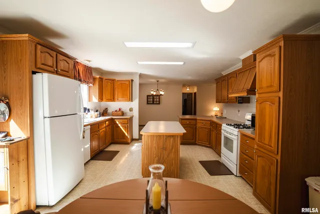 $520,000 | 32440 Jim Town Hollow Road, Rockport, IL 62370