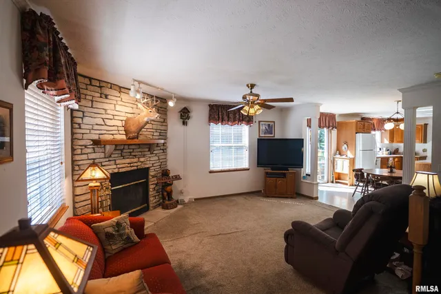 $520,000 | 32440 Jim Town Hollow Road, Rockport, IL 62370