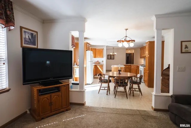 $520,000 | 32440 Jim Town Hollow Road, Rockport, IL 62370