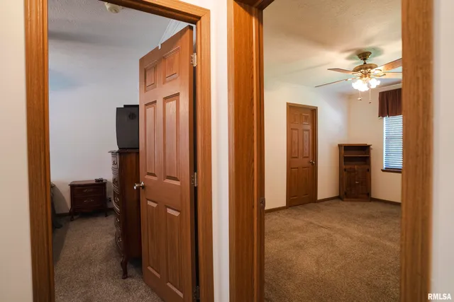 $520,000 | 32440 Jim Town Hollow Road, Rockport, IL 62370