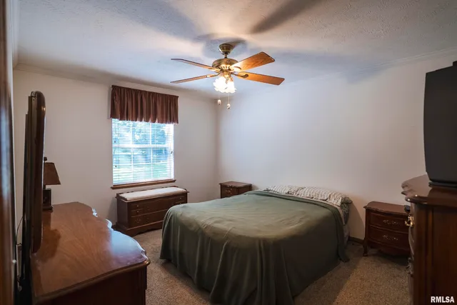 $520,000 | 32440 Jim Town Hollow Road, Rockport, IL 62370