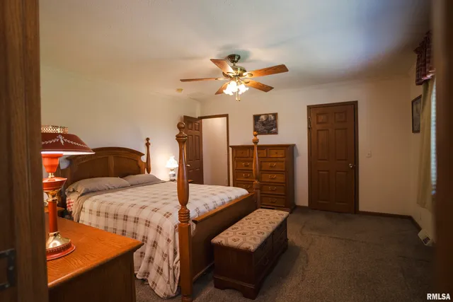 $520,000 | 32440 Jim Town Hollow Road, Rockport, IL 62370