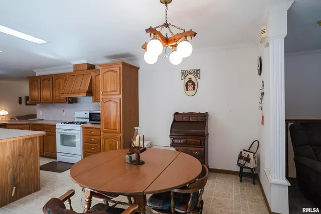 $520,000 | 32440 Jim Town Hollow Road, Rockport, IL 62370