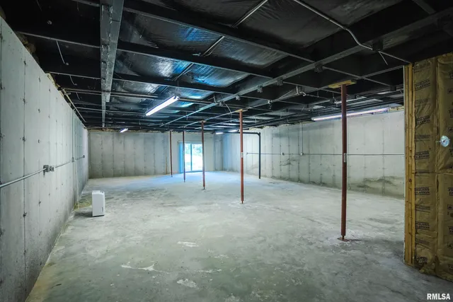 $520,000 | 32440 Jim Town Hollow Road, Rockport, IL 62370