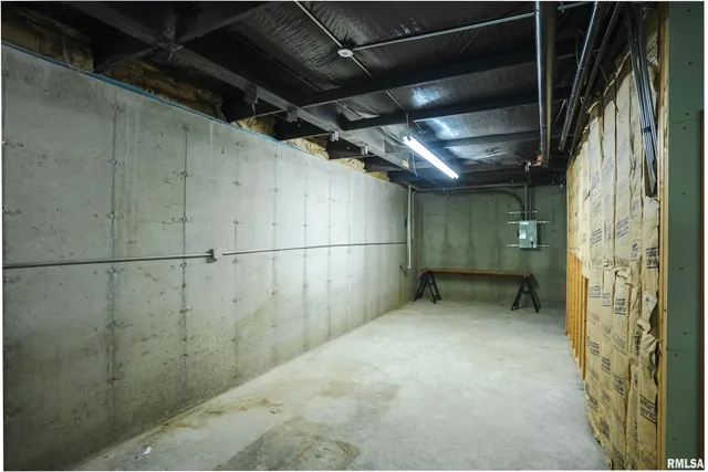 $520,000 | 32440 Jim Town Hollow Road, Rockport, IL 62370