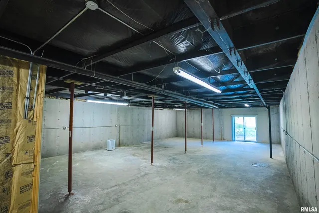 $520,000 | 32440 Jim Town Hollow Road, Rockport, IL 62370