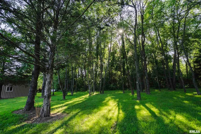 $520,000 | 32440 Jim Town Hollow Road, Rockport, IL 62370