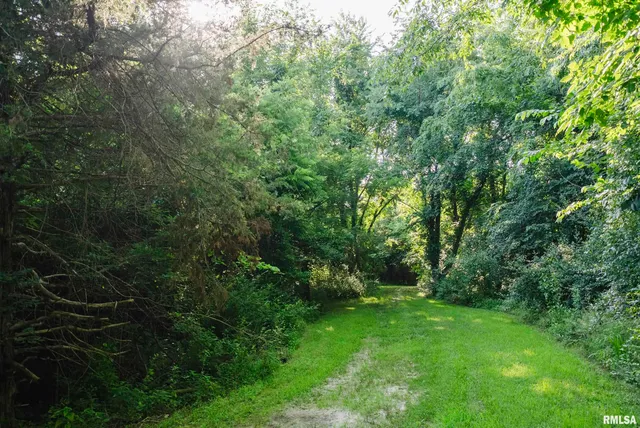 $520,000 | 32440 Jim Town Hollow Road, Rockport, IL 62370