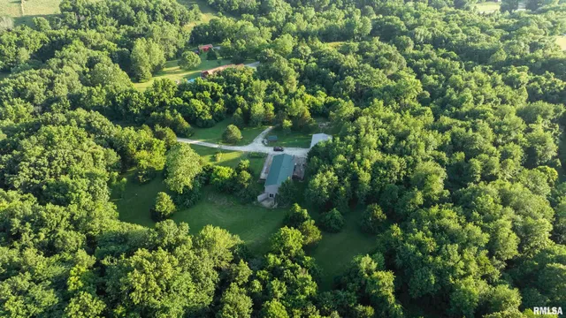 $520,000 | 32440 Jim Town Hollow Road, Rockport, IL 62370