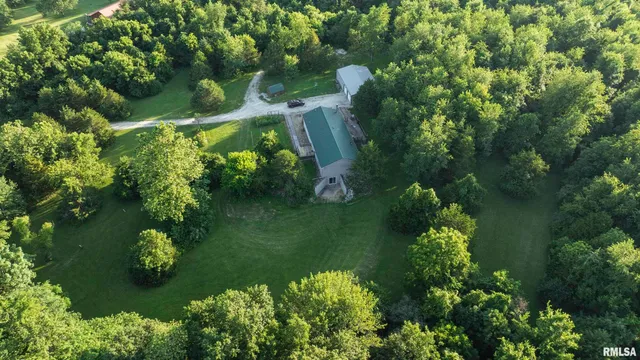 $520,000 | 32440 Jim Town Hollow Road, Rockport, IL 62370