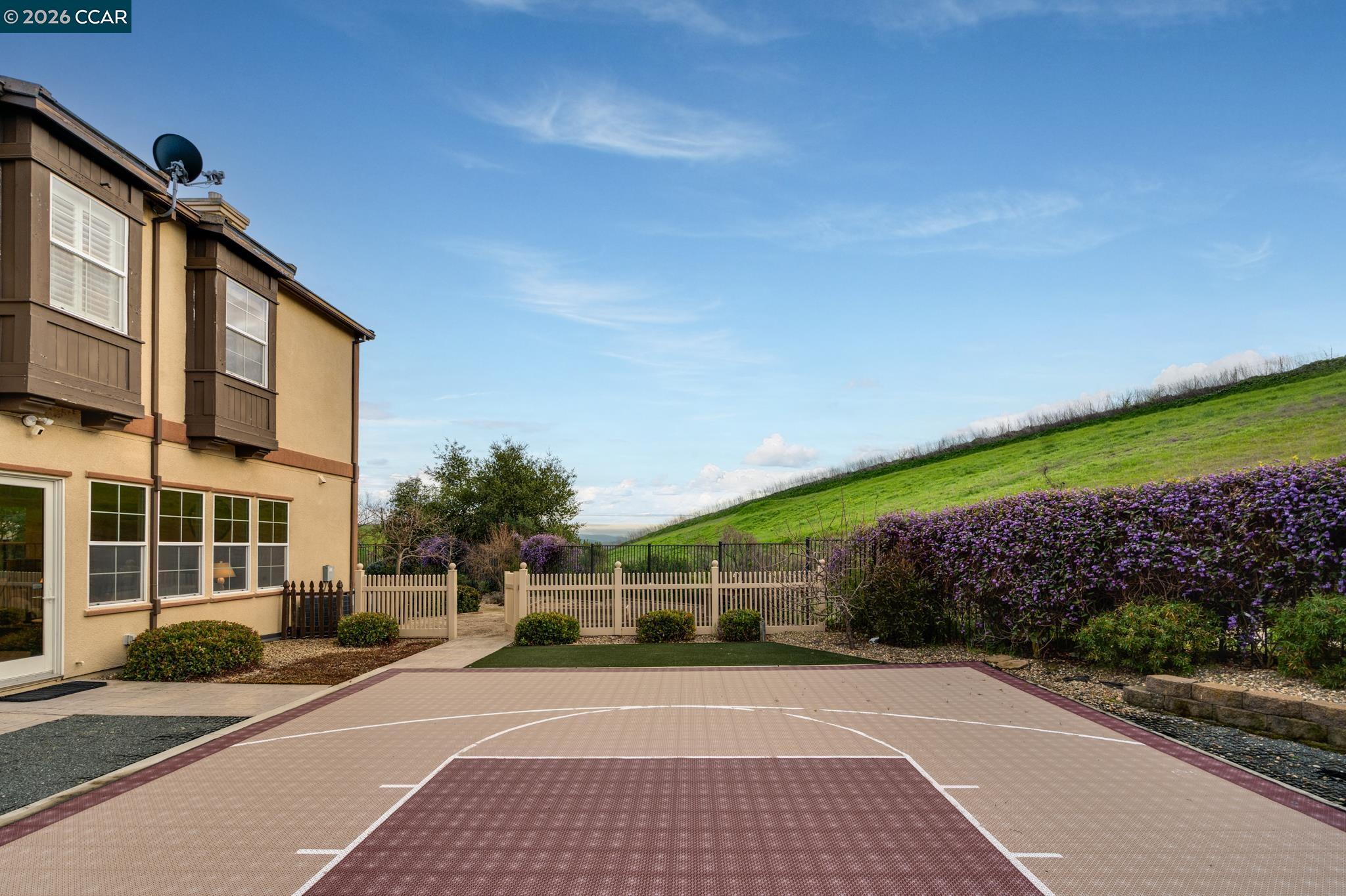5058 Holborn Way San Ramon, CA 94582 - Photo 32 of 46 a view of a building with a yard