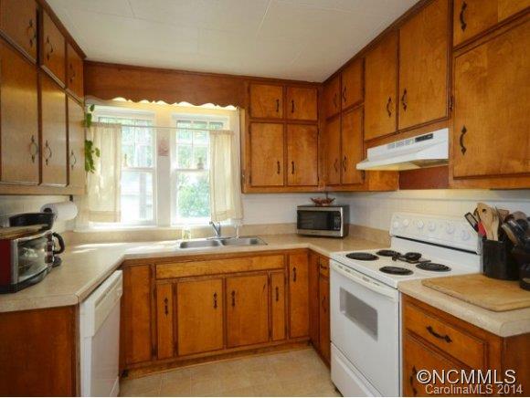 47 Green Oak Road Asheville, NC 28804 - Photo 4 of 10 Gallery Image 4