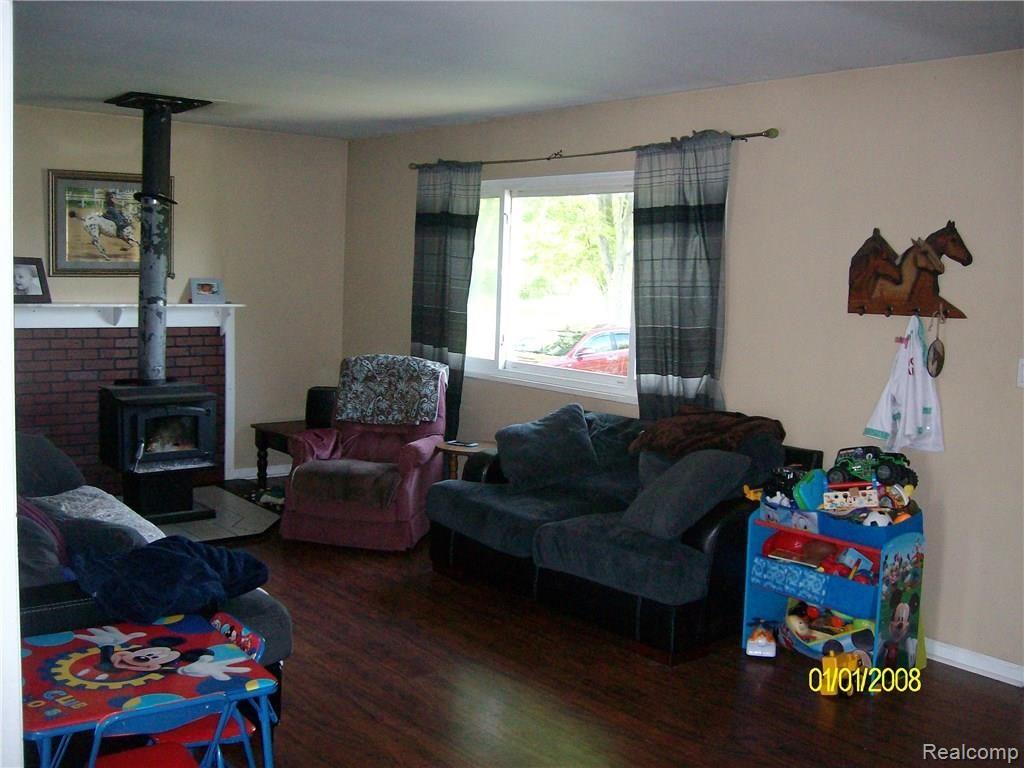 8509 Lamoreaux Road Fowlerville, MI 48836 - Photo 5 of 13 SANY1765.JPG