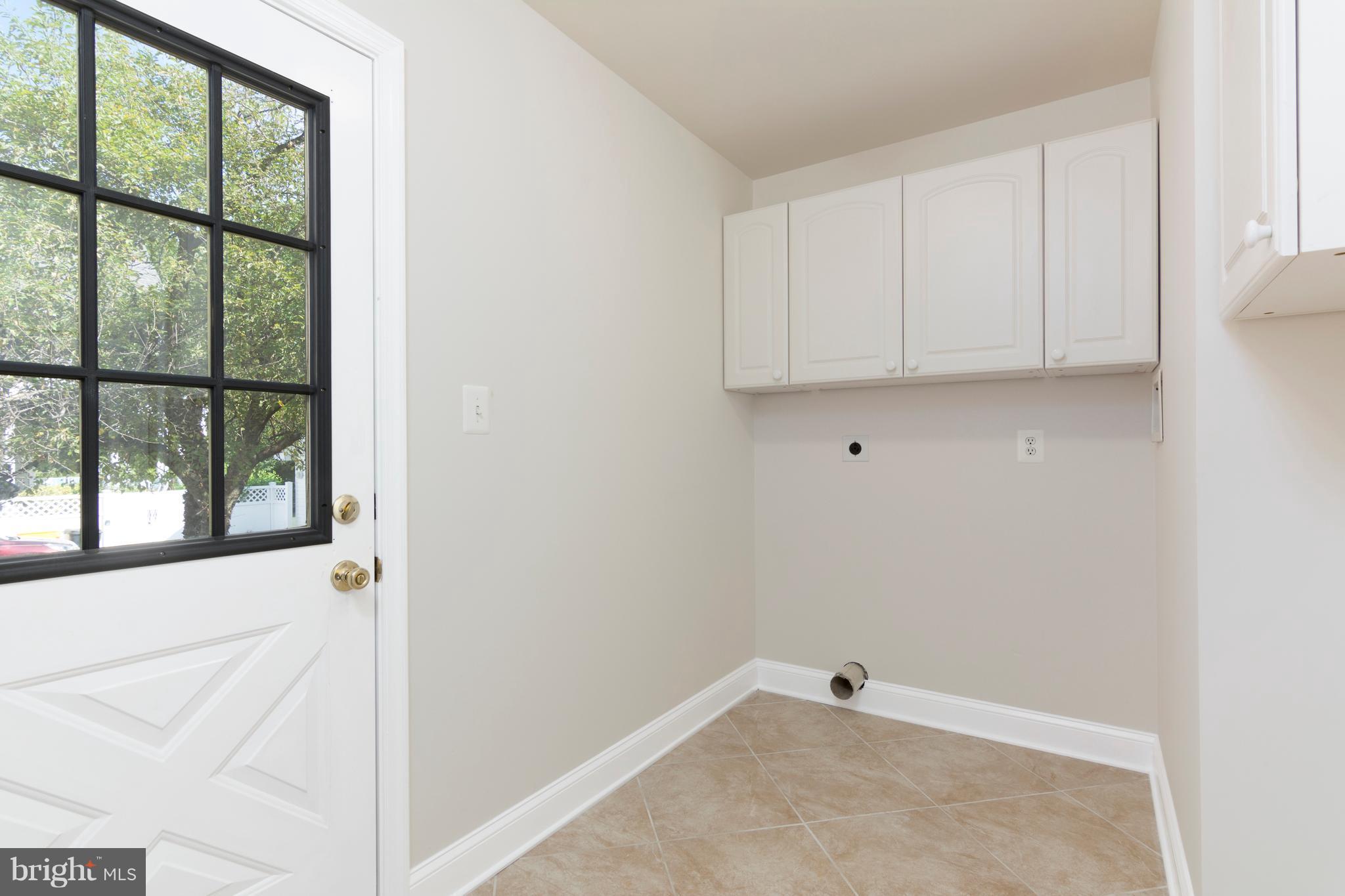 1504 Warfield Road Edgewater, MD 21037 - Photo 15 of 30 Interior (General)