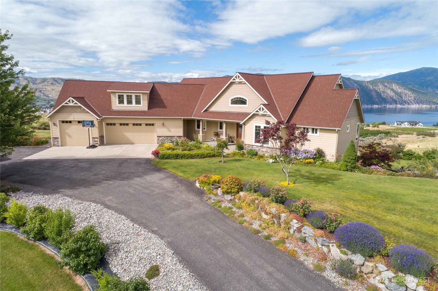 357 Lakayuse Road Manson, WA 98831 - Photo 3 of 40