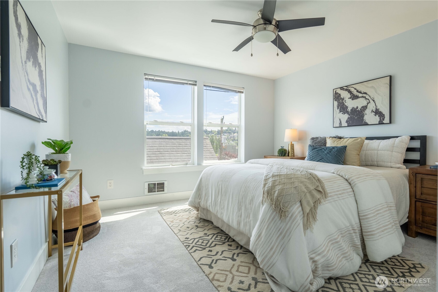 209 North 39th Street, Unit 304 Seattle, WA 98103 - Photo 11 of 24