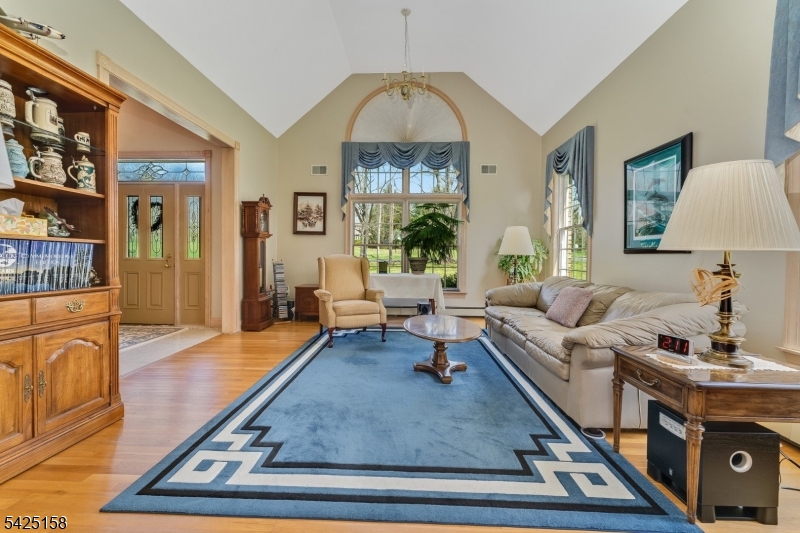 95 Pleasant Run Road Flemington, NJ 08822 - Photo 5 of 44