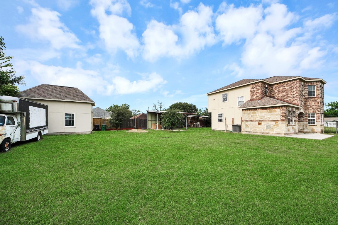 2608 Bostic Street Houston, TX 77093 - Photo 10 of 37 a view of a back yard of the house