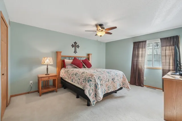 $289,900 | 3824 Vermilion Court South, Unit 101, Eagan, MN 55122