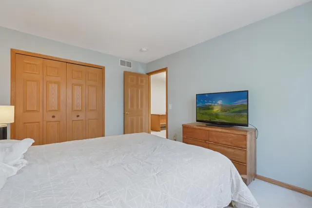 $289,900 | 3824 Vermilion Court South, Unit 101, Eagan, MN 55122