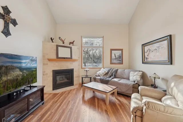 $289,900 | 3824 Vermilion Court South, Unit 101, Eagan, MN 55122