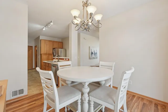 $289,900 | 3824 Vermilion Court South, Unit 101, Eagan, MN 55122