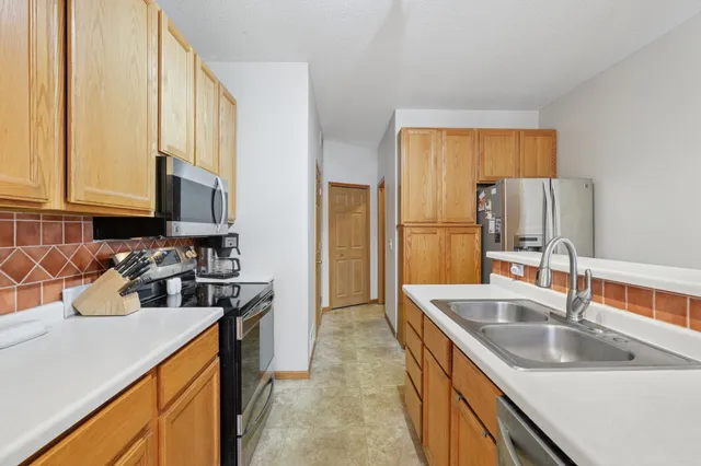 $289,900 | 3824 Vermilion Court South, Unit 101, Eagan, MN 55122