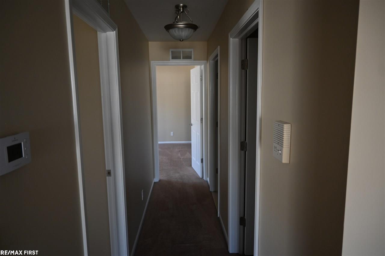 1824 Flagstone Circle Rochester, MI 48307 - Photo 31 of 33 50037717-30.JPG