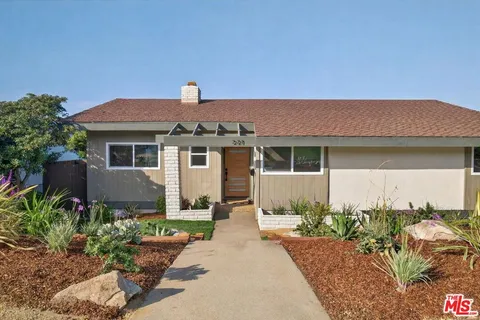 $2,699,900 | 221 Vía Los Miradores, Redondo Beach, CA 90277
