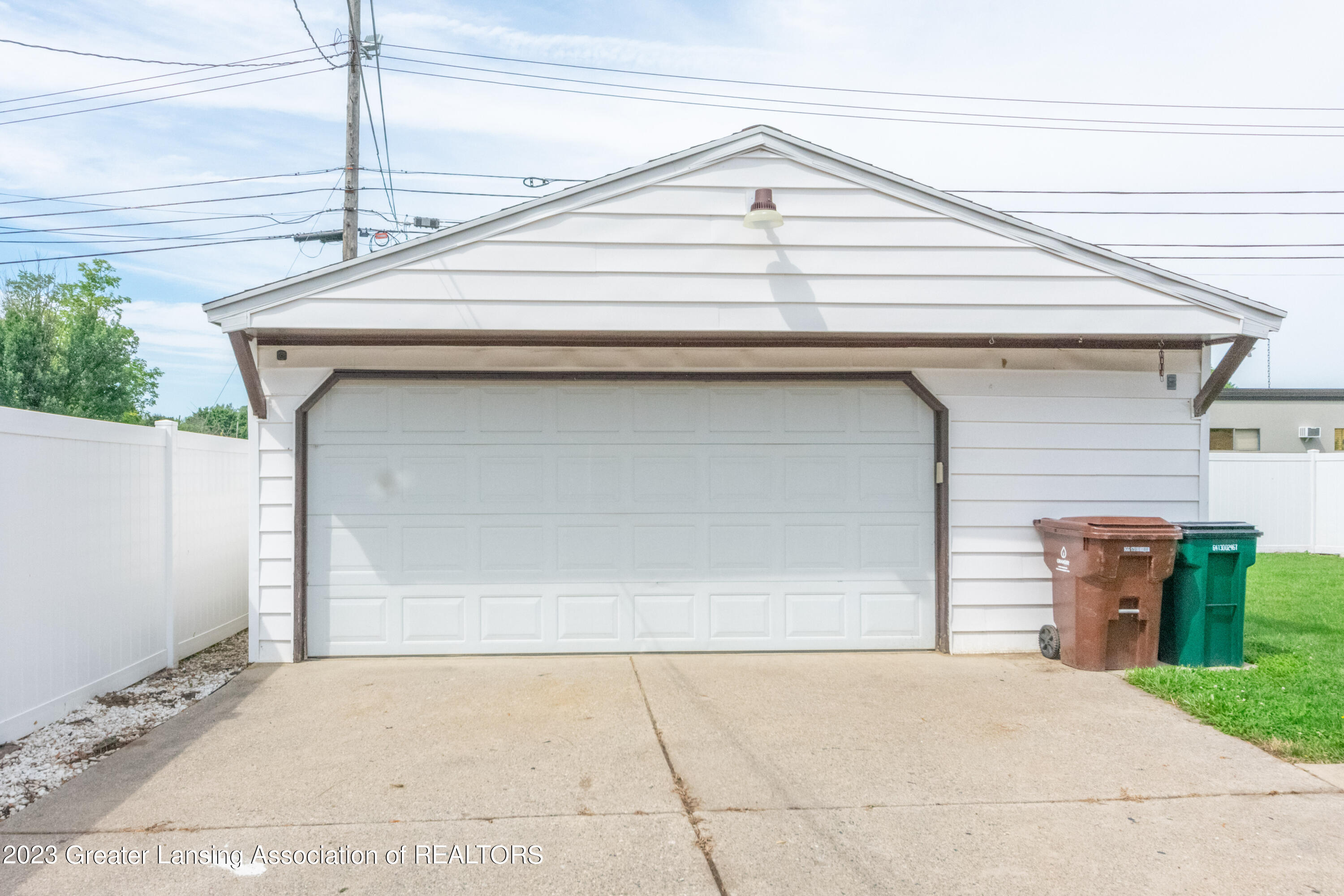 3300 Risdale Avenue Lansing, MI 48911 - Photo 34 of 38 Risdale-34