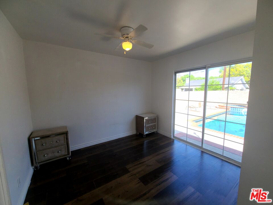 18133 Lull Street Reseda, CA 91335 - Photo 11 of 24