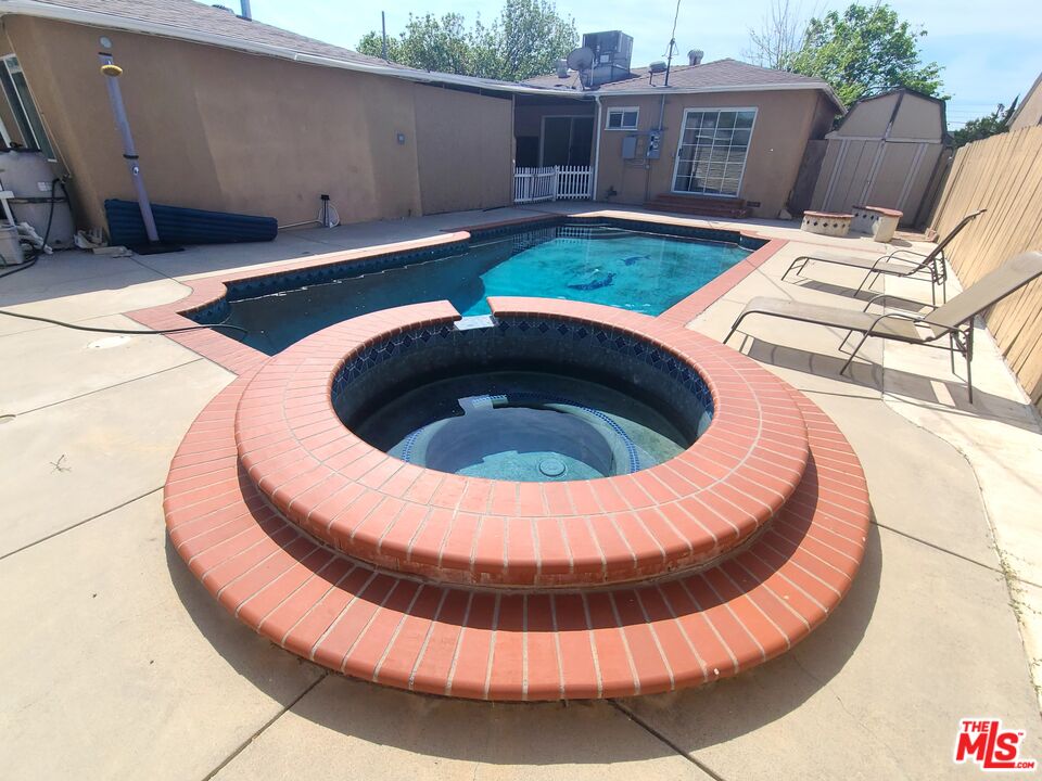 18133 Lull Street Reseda, CA 91335 - Photo 18 of 24