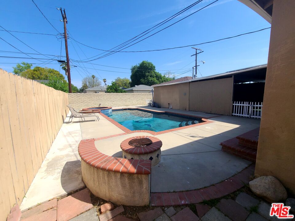 18133 Lull Street Reseda, CA 91335 - Photo 19 of 24