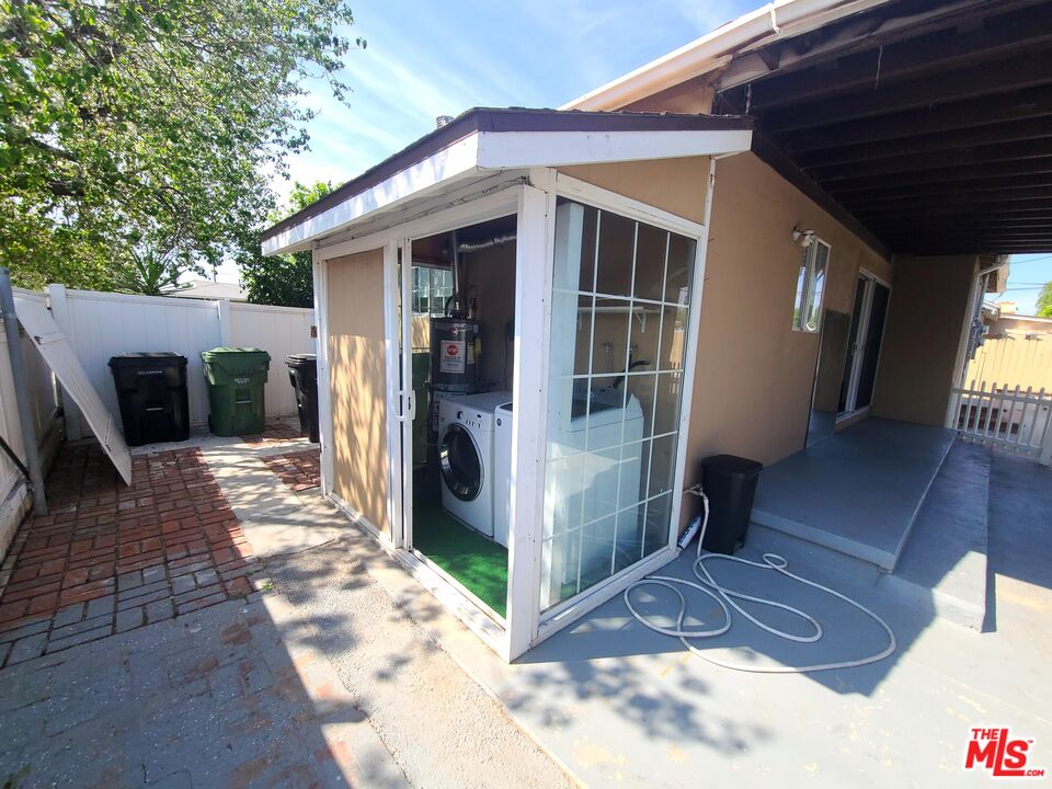 18133 Lull Street Reseda, CA 91335 - Photo 21 of 24