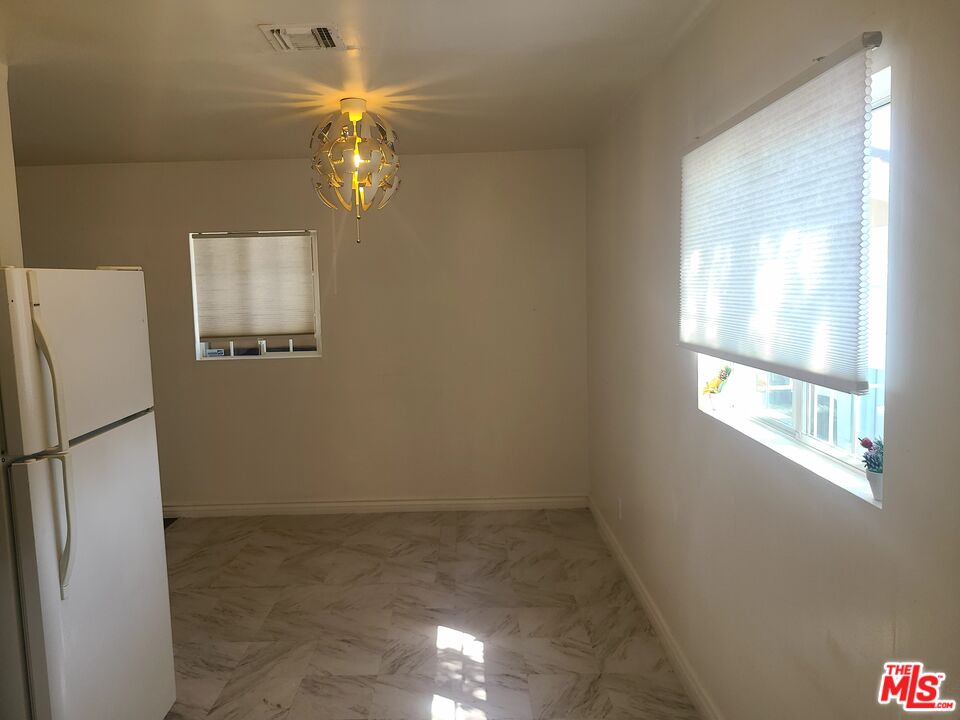 18133 Lull Street Reseda, CA 91335 - Photo 7 of 24