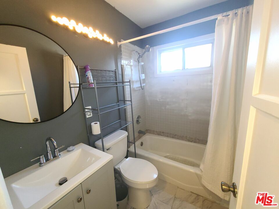 18133 Lull Street Reseda, CA 91335 - Photo 9 of 24